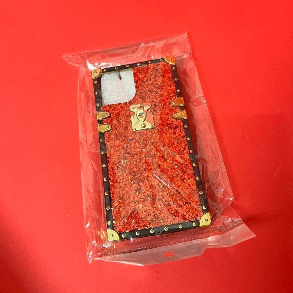 Sparkly square shape IPhone 13 case